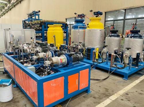 2025年數控與夾心彩鋼板設備選購指南 跨材質適配與售后體系解析，兼論零部件銷售策略